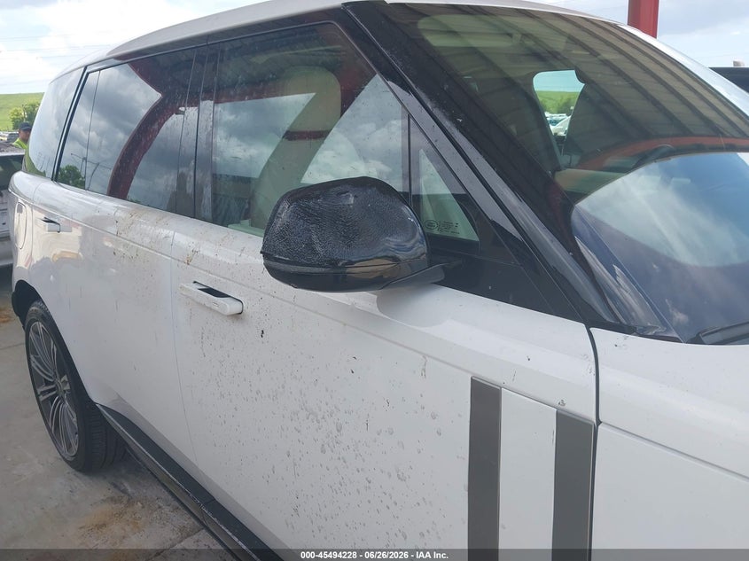 2025 LAND ROVER RANGE ROVER auction photo 6