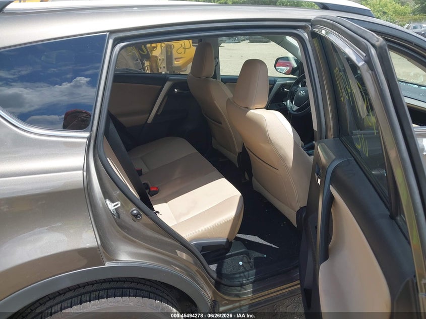 2015 TOYOTA RAV4 auction photo 8