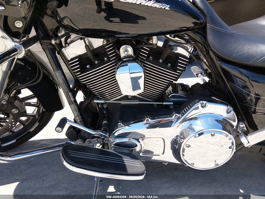 2015 Harley-Davidson Fltrxs Road Glide Special VIN: 1HD1KTM3XFB641527 Lot: 45494309
