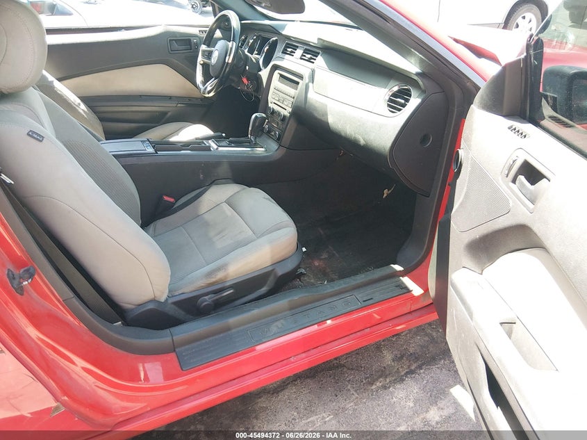 2013 FORD MUSTANG auction photo 5