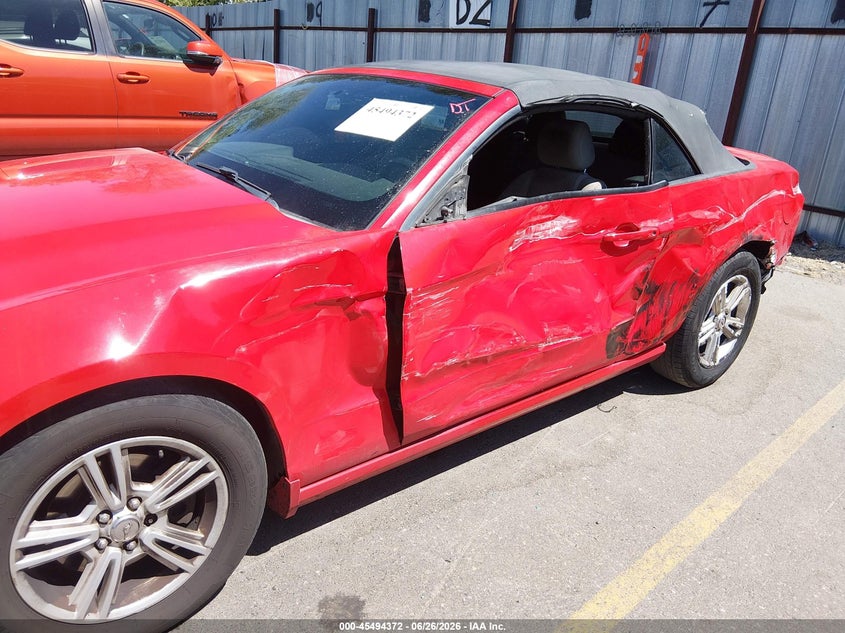 2013 FORD MUSTANG auction photo 6