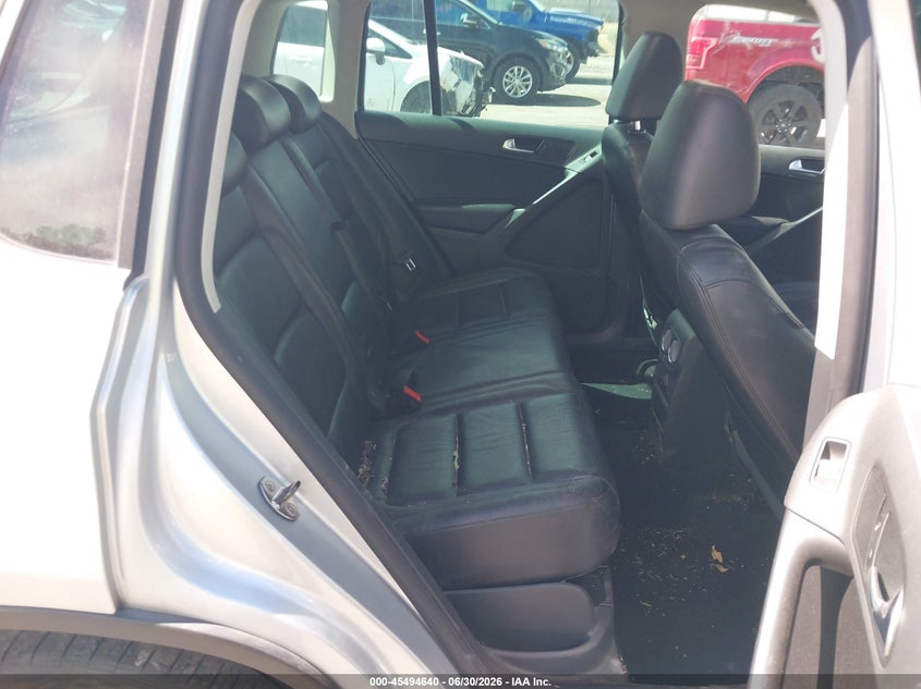 2011 VOLKSWAGEN TIGUAN auction photo 8