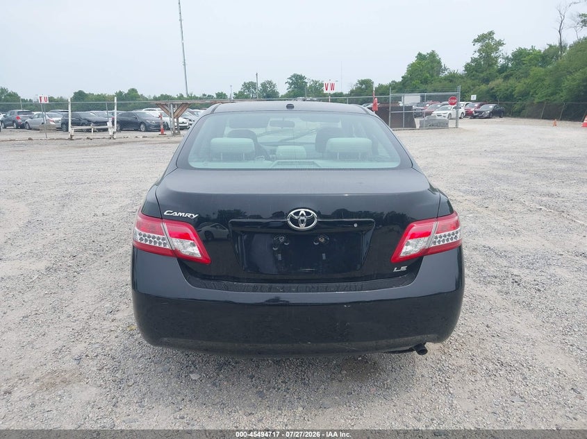 Фото 16 - TOYOTA CAMRY