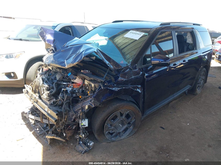 2025 KIA CARNIVAL MPV HYBRID auction photo 2