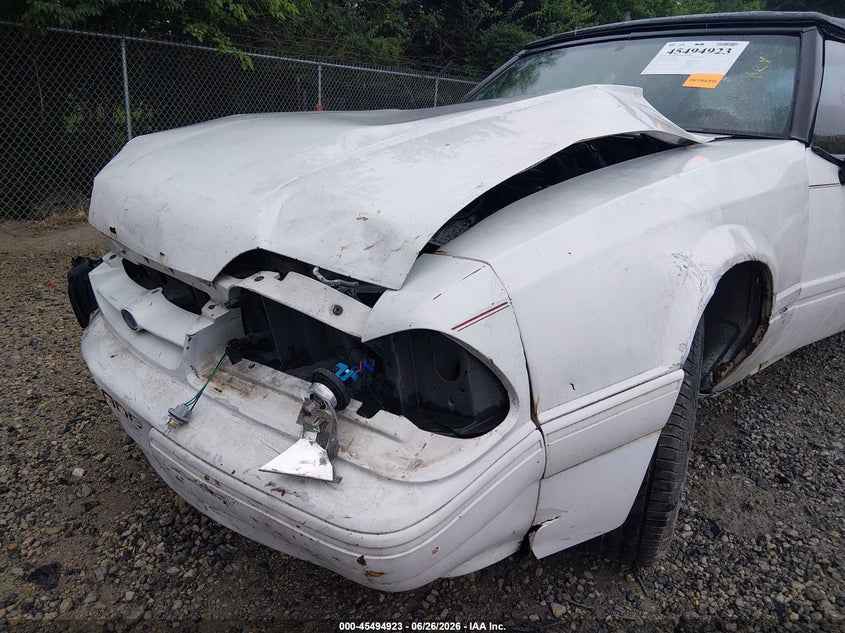1992 FORD MUSTANG auction photo 6