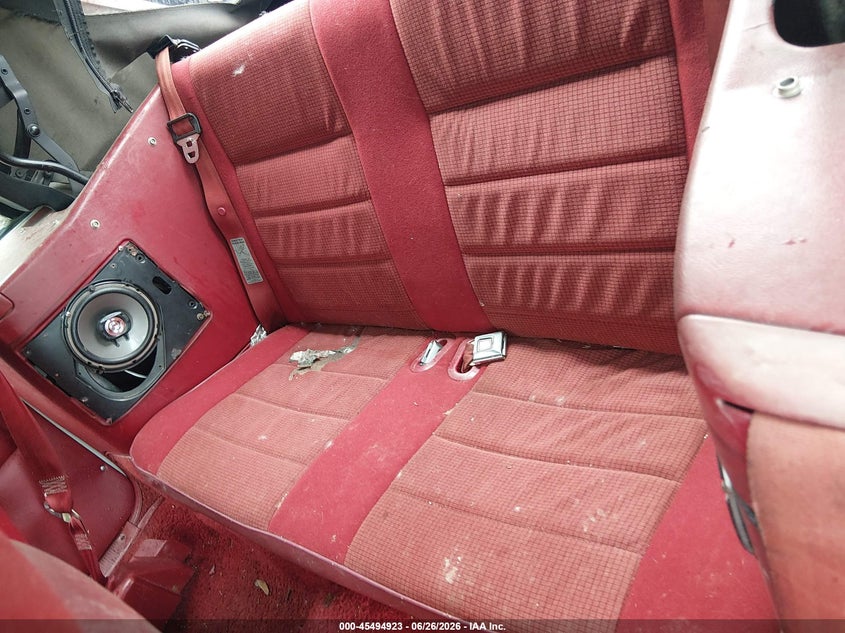1992 FORD MUSTANG auction photo 8