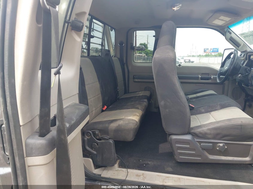 2008 Ford Super Duty F-250 Srw Fx4/Lariat/Xl/Xlt VIN: 1FTSX21R88EA81910 Lot: 45494958