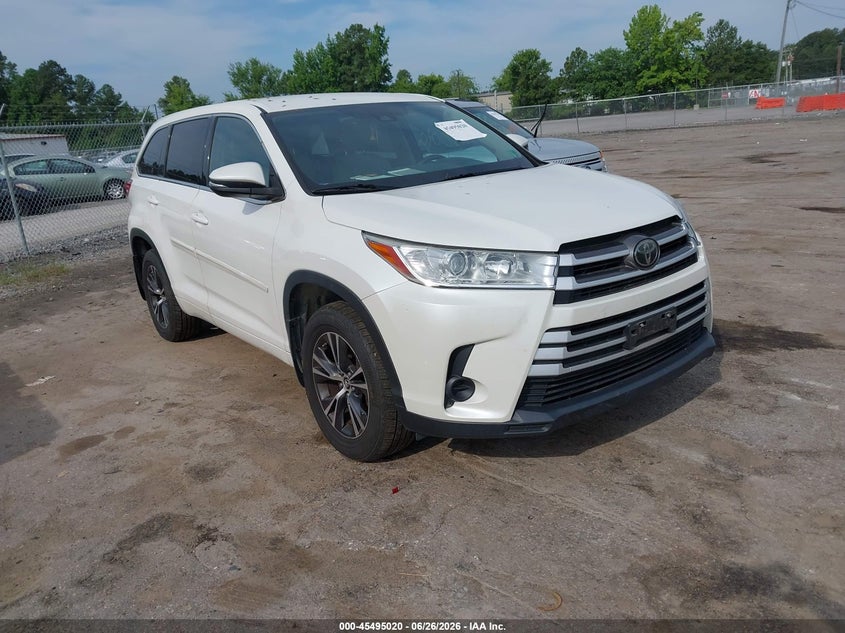 2018 TOYOTA HIGHLANDER LE