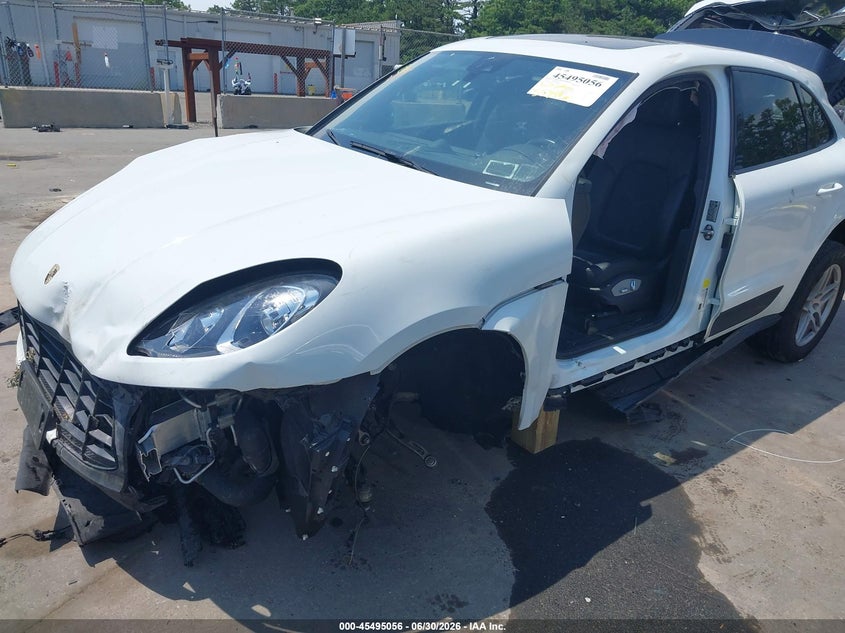 2018 Porsche Macan VIN: WP1AA2A5XJLB14965 Lot: 45495056