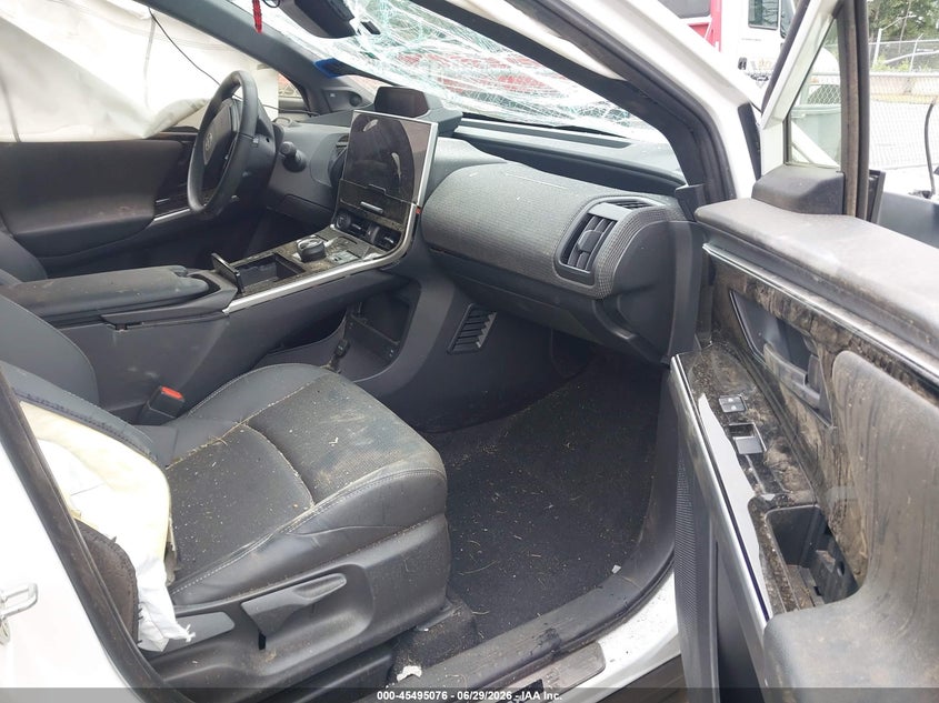 2024 TOYOTA BZ4X auction photo 5
