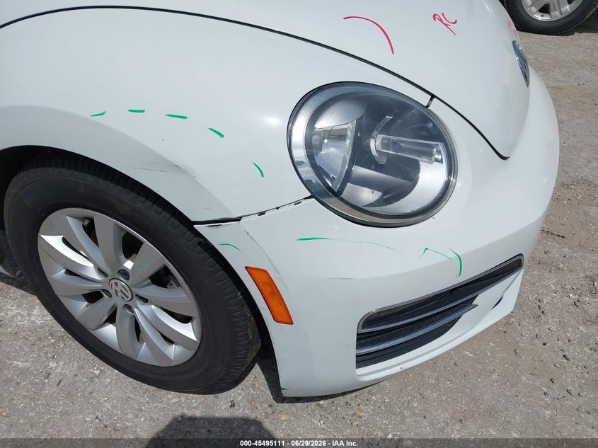 2018 Volkswagen Beetle 2.0T Coast/2.0T S/2.0T Se VIN: 3VW5DAAT9JM505085 Lot: 45495111