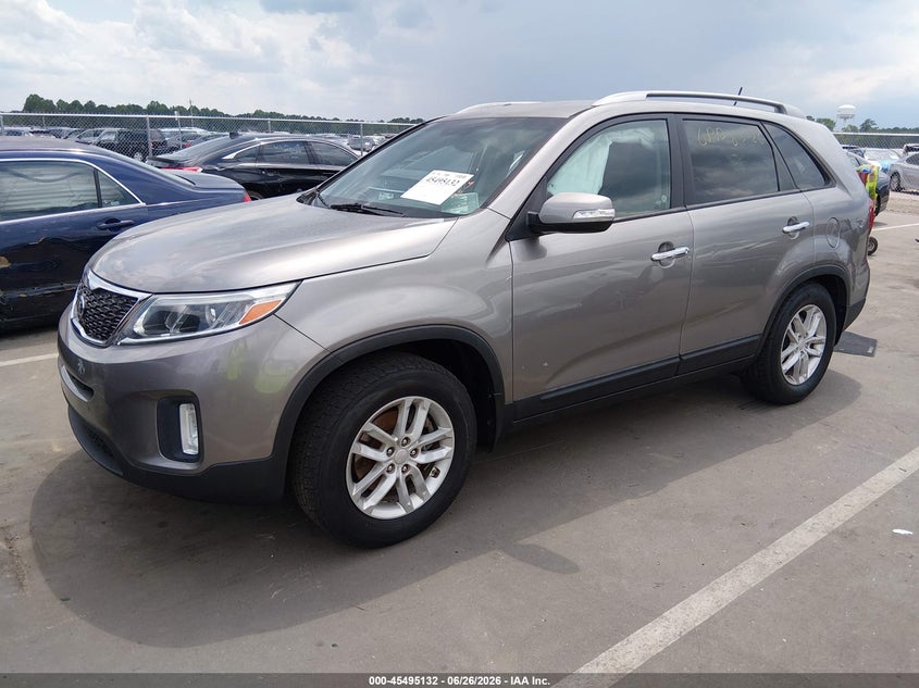 2015 KIA SORENTO auction photo 2