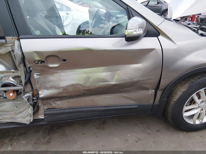2015 KIA SORENTO auction photo 6