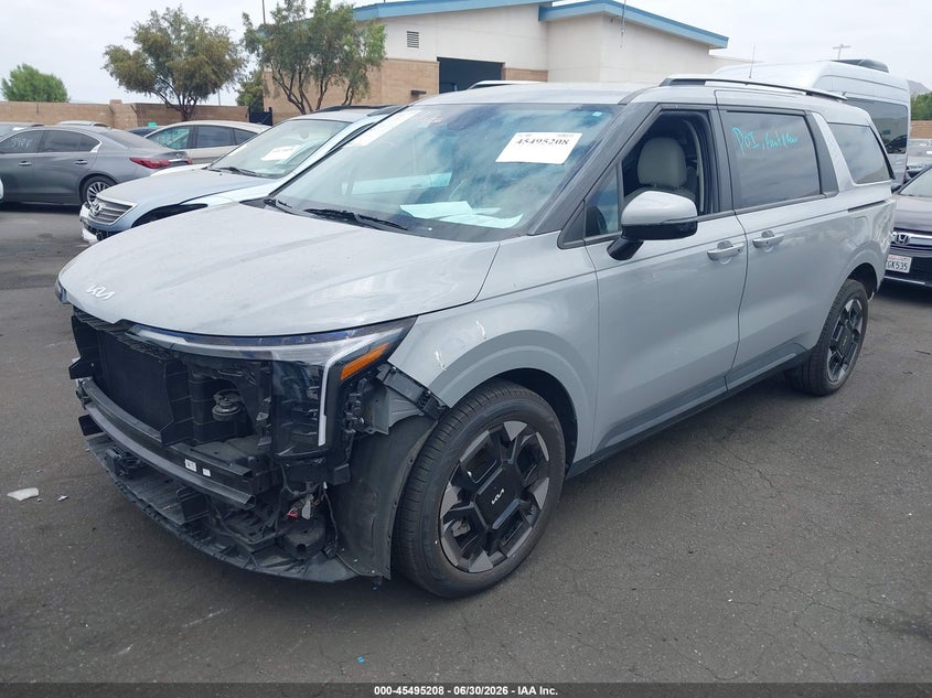 2025 KIA CARNIVAL MPV auction photo 2