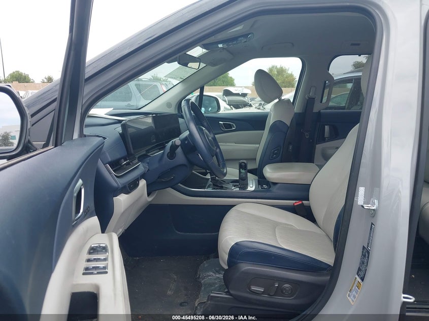 2025 KIA CARNIVAL MPV auction photo 5