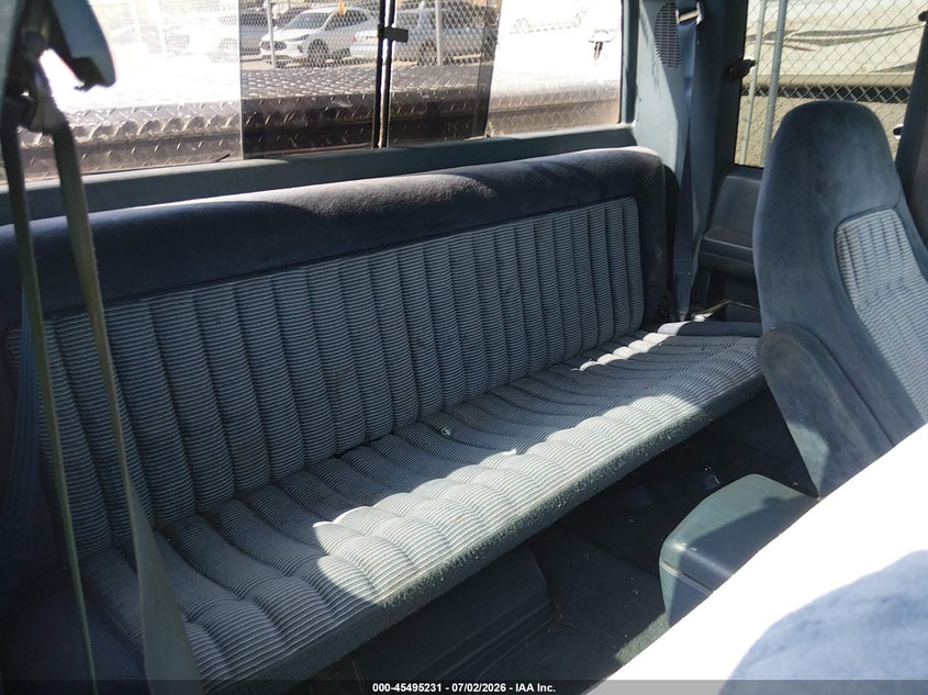 1994 Chevrolet Gmt-400 K1500 VIN: 1GCEK19K6RE113929 Lot: 45495231