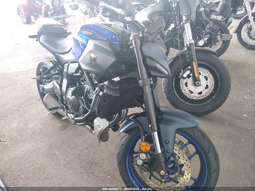 2025 Yamaha Mtn690