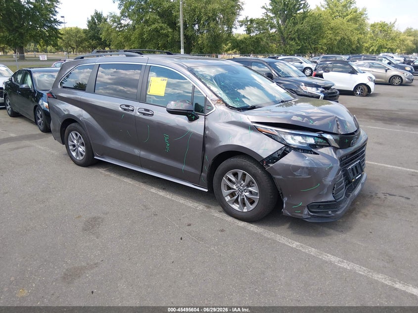 2022 Toyota Sienna Le