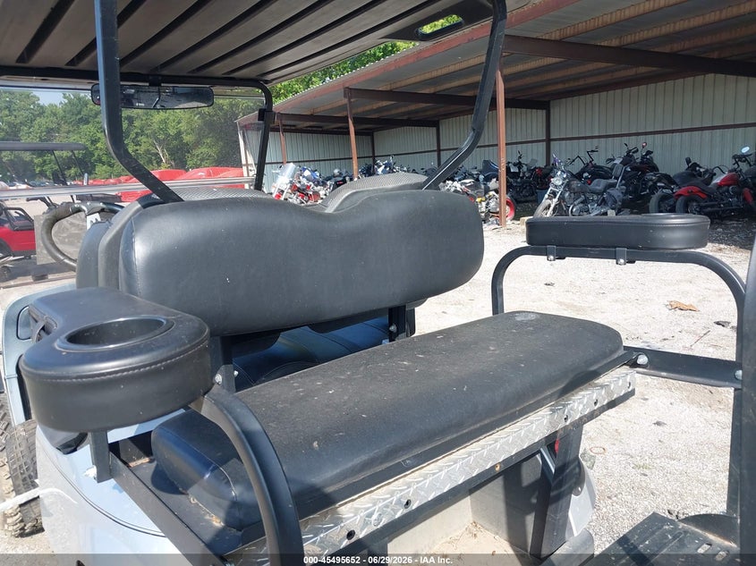 2016 E-Z-GO TXT 48 VOLT auction photo 5
