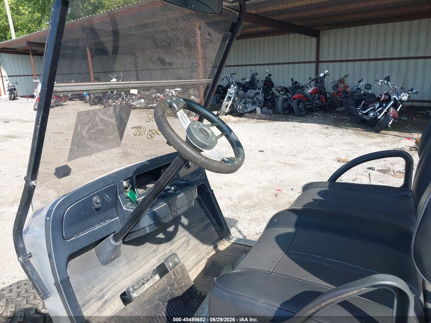 2016 E-Z-GO TXT 48 VOLT auction photo 8