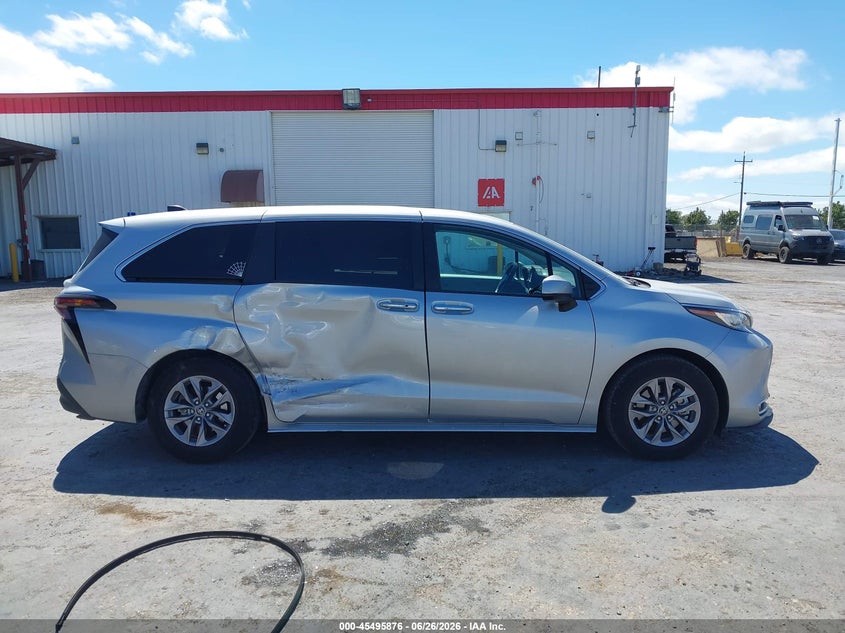 AtlanticExpress - Toyota Sienna