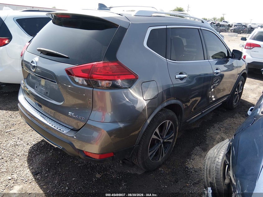 2017 NISSAN ROGUE auction photo 4