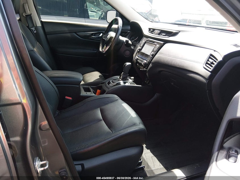 2017 NISSAN ROGUE auction photo 5