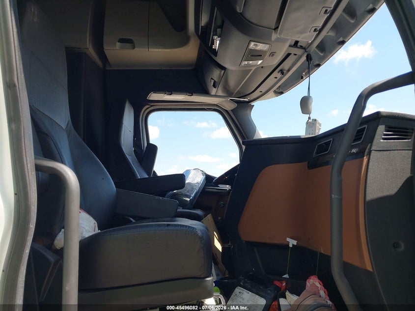 2022 FREIGHTLINER NEW CASCADIA 126 auction photo 7