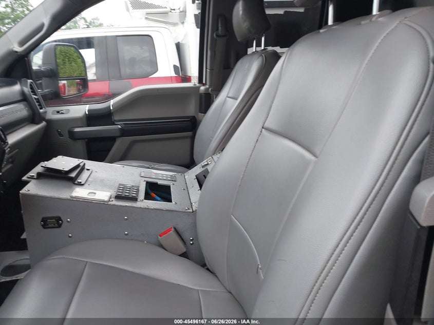 2017 FORD F-550 CHASSIS auction photo 6