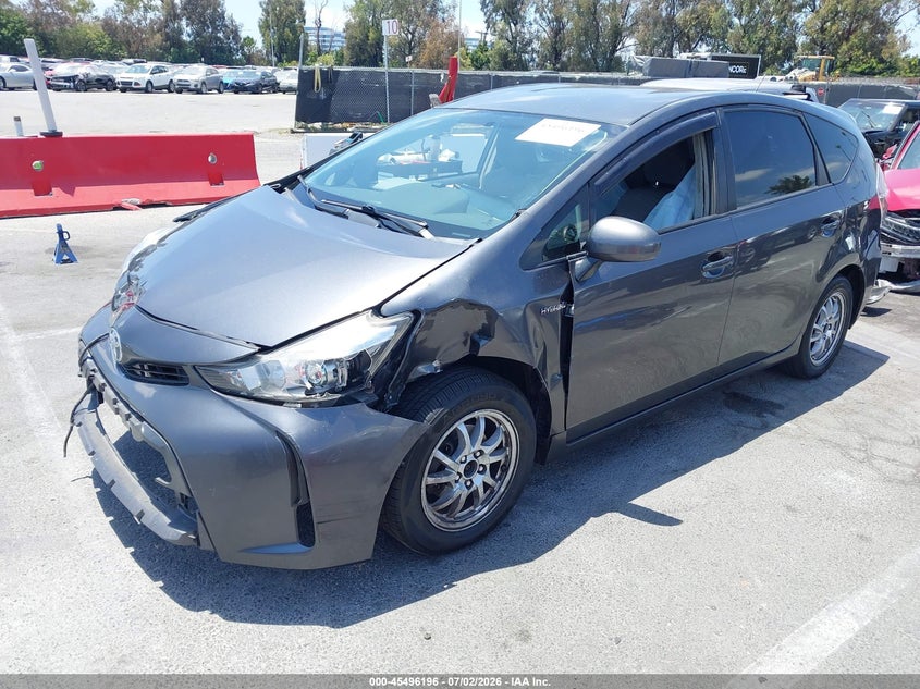 2016 TOYOTA PRIUS V auction photo 2