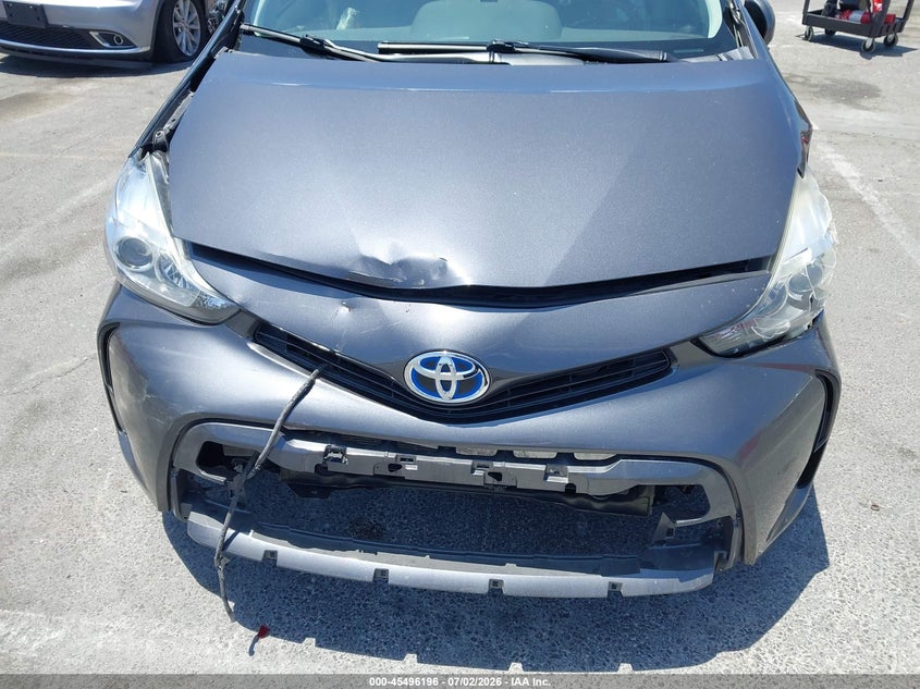 2016 TOYOTA PRIUS V auction photo 6