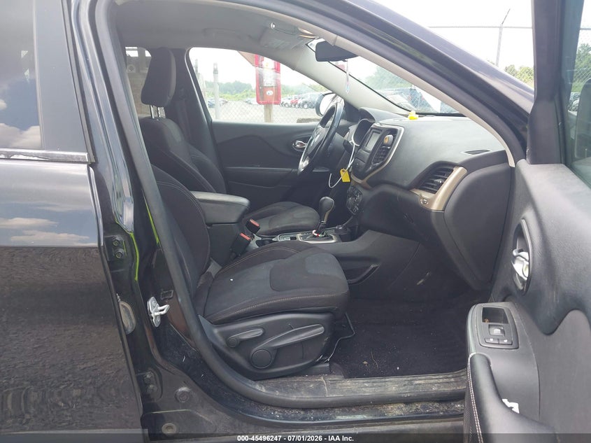 2016 JEEP CHEROKEE auction photo 5