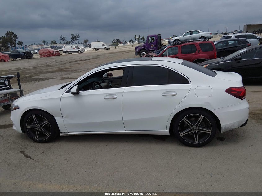 2022 Mercedes-Benz A 220 VIN: W1K3G4EBXNJ324770 Lot: 45496531