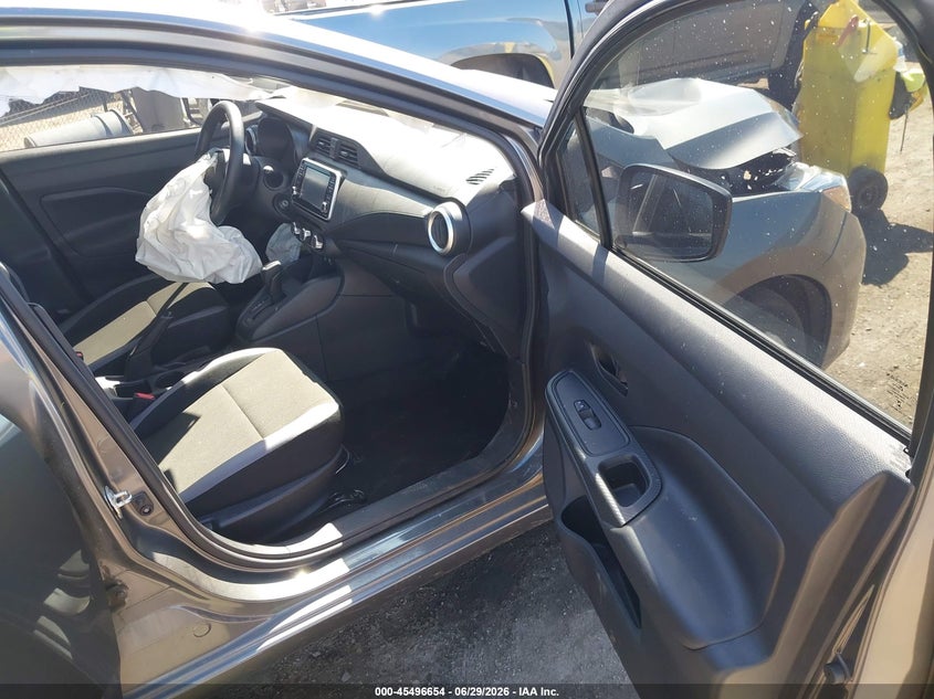AtlanticExpress - Nissan Versa