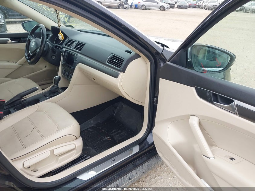 2017 VOLKSWAGEN PASSAT auction photo 5