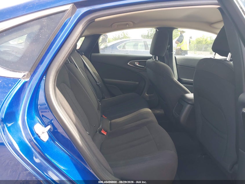 2017 CHRYSLER 200 auction photo 8
