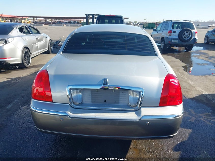 2004 Lincoln Town Car Ultimate VIN: 1LNHM83W34Y649929 Lot: 45496925