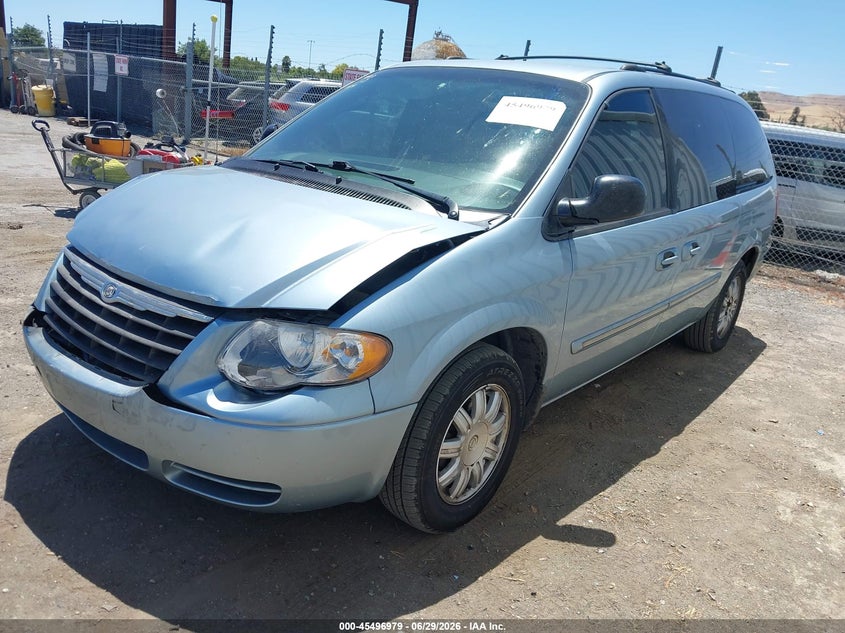 2005 Chrysler Town & Country Touring 2C4GP54L15R194806 photo 1
