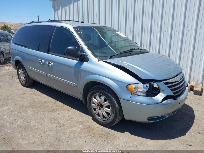 2005 Chrysler Town & Country