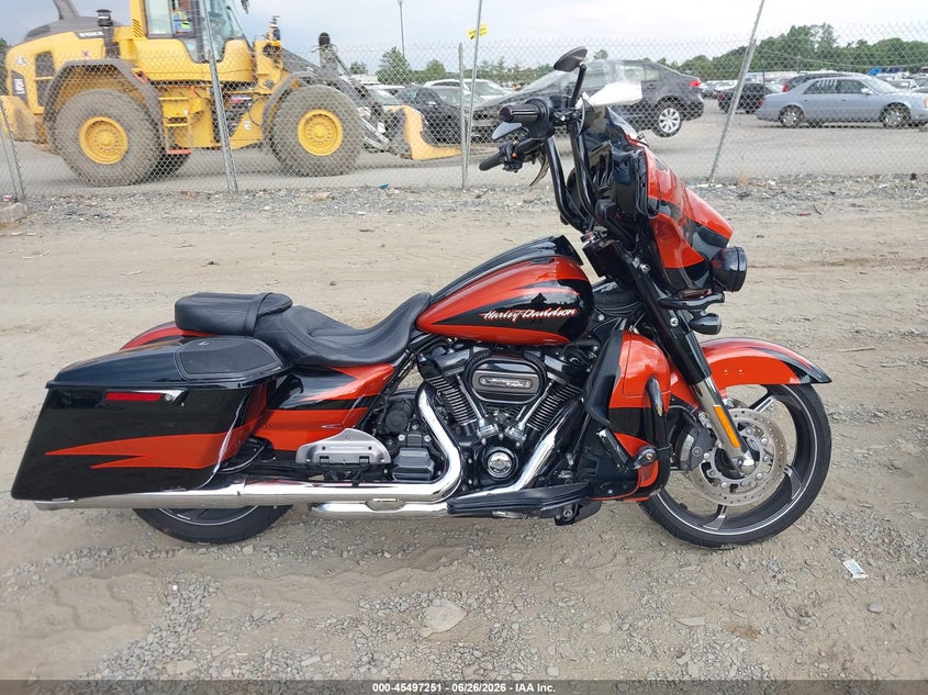 2017 Harley-Davidson Flhxse Cvo Street Glide VIN: 1HD1PXF17HB961489 Lot: 45497251