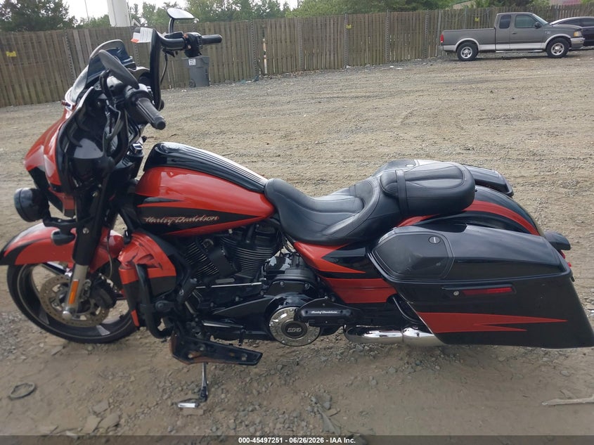 2017 Harley-Davidson Flhxse Cvo Street Glide VIN: 1HD1PXF17HB961489 Lot: 45497251