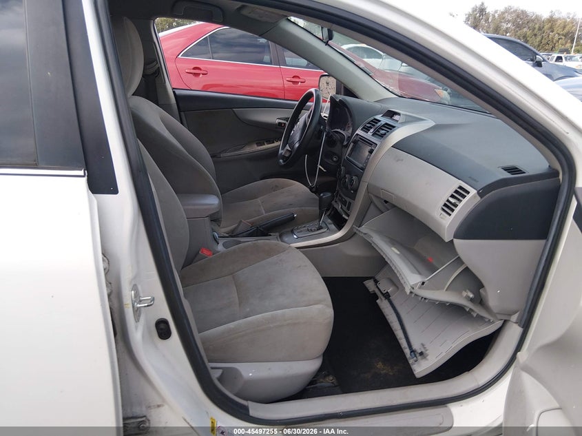 2013 TOYOTA COROLLA auction photo 5