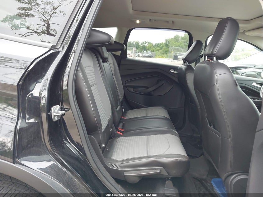 VIN 1FMCU9GD2JUA18584 2018 FORD ESCAPE SE