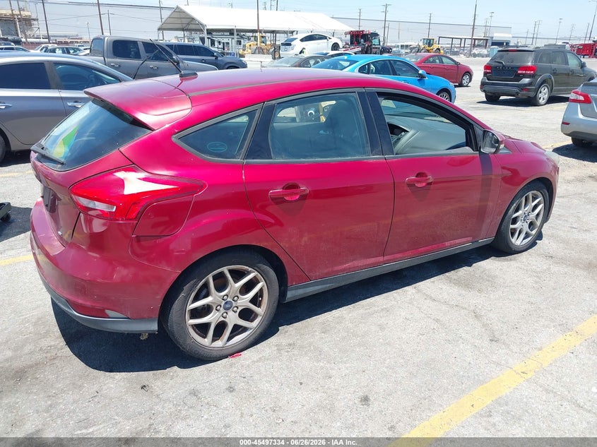 Vin: 1fadp3k27fl256727, lot: 45995532, ford focus se 20154