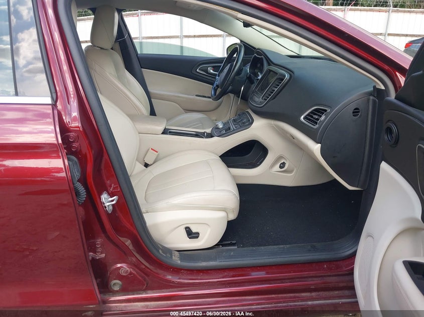 2017 CHRYSLER 200 auction photo 5