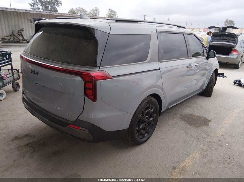 2026 KIA CARNIVAL MPV HYBRID auction photo 4