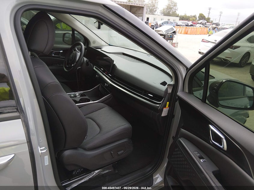 2026 KIA CARNIVAL MPV HYBRID auction photo 5