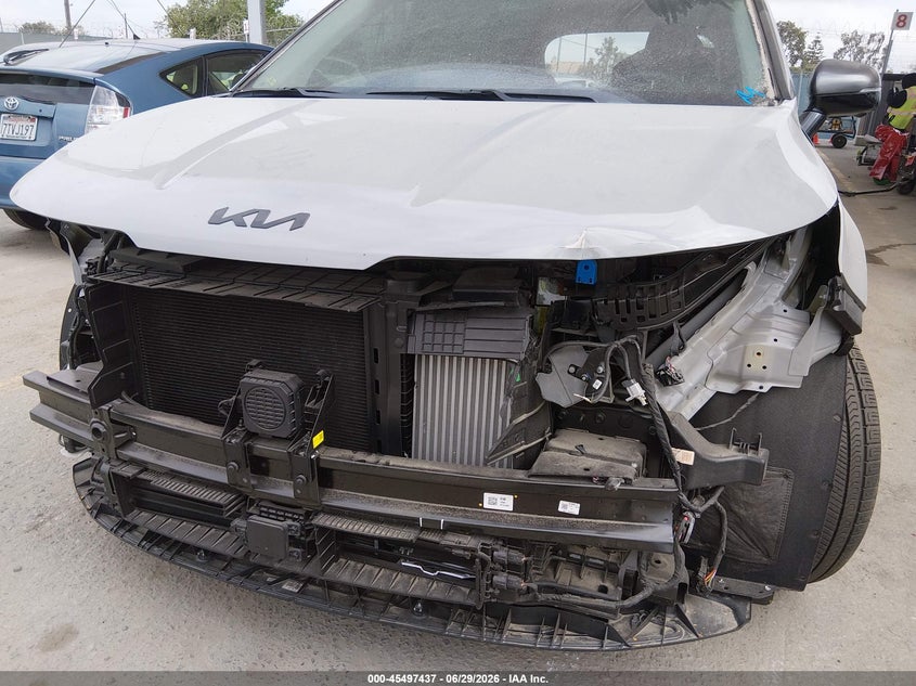 2026 KIA CARNIVAL MPV HYBRID auction photo 6