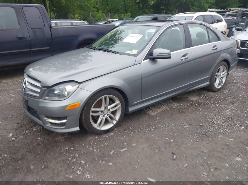 2012 Mercedes-Benz C 300 Sport 4matic WDDGF8BB8CR231390 photo 1
