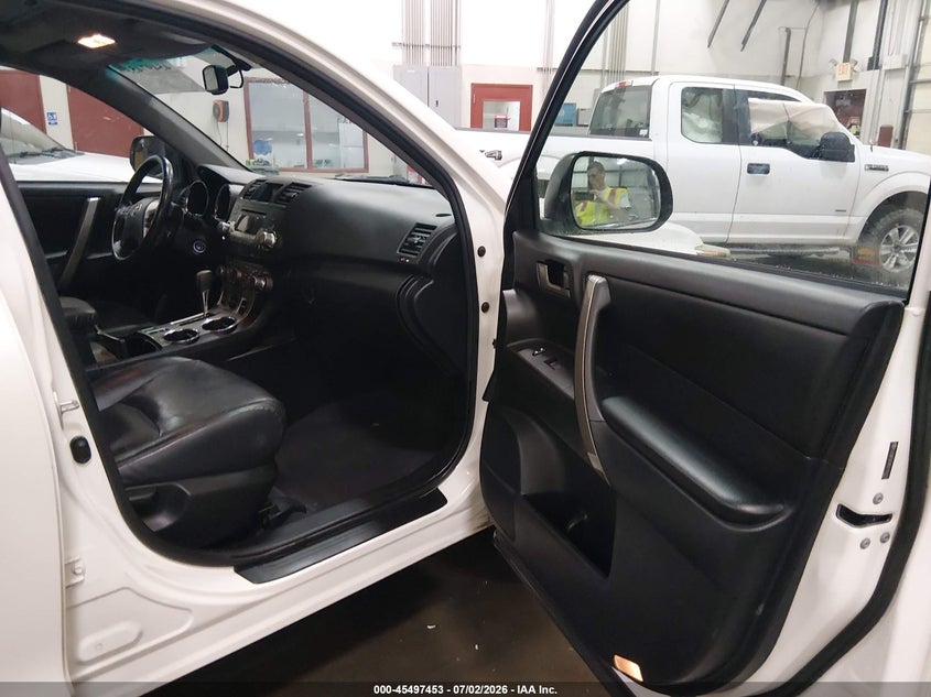 2012 TOYOTA HIGHLANDER auction photo 5